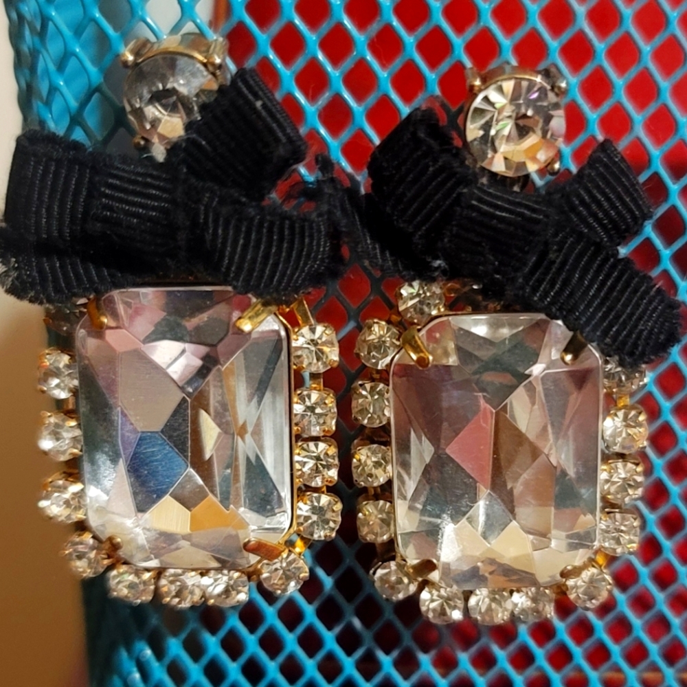 Betsey Johnson bling bow earrings